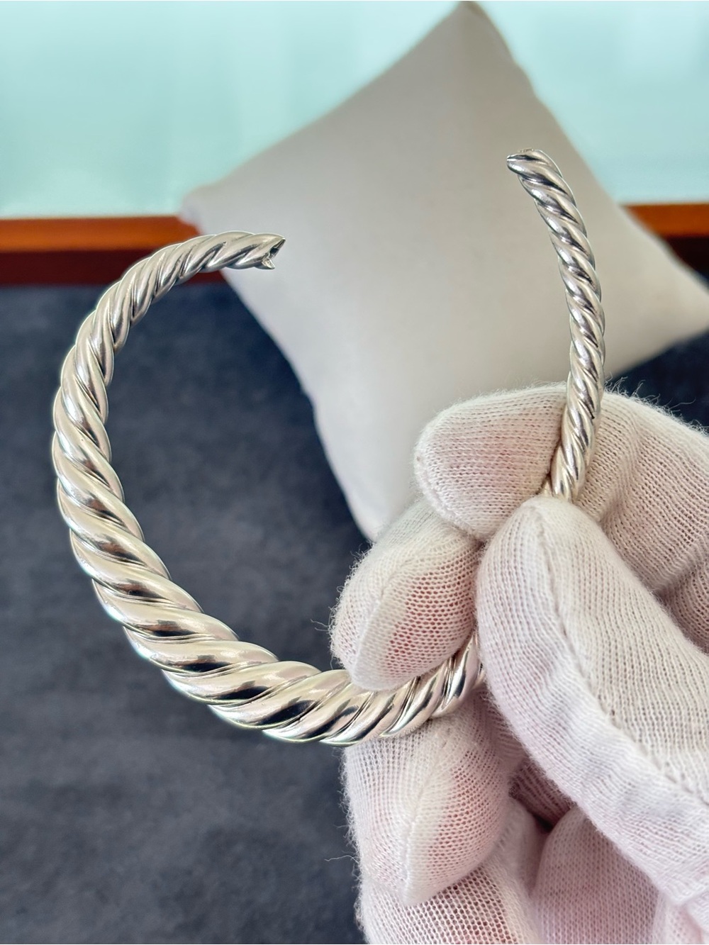 David Yurman Sterling silver 9.5mm Pure Form Bangle Bracelet-Small - Picture 8 of 9